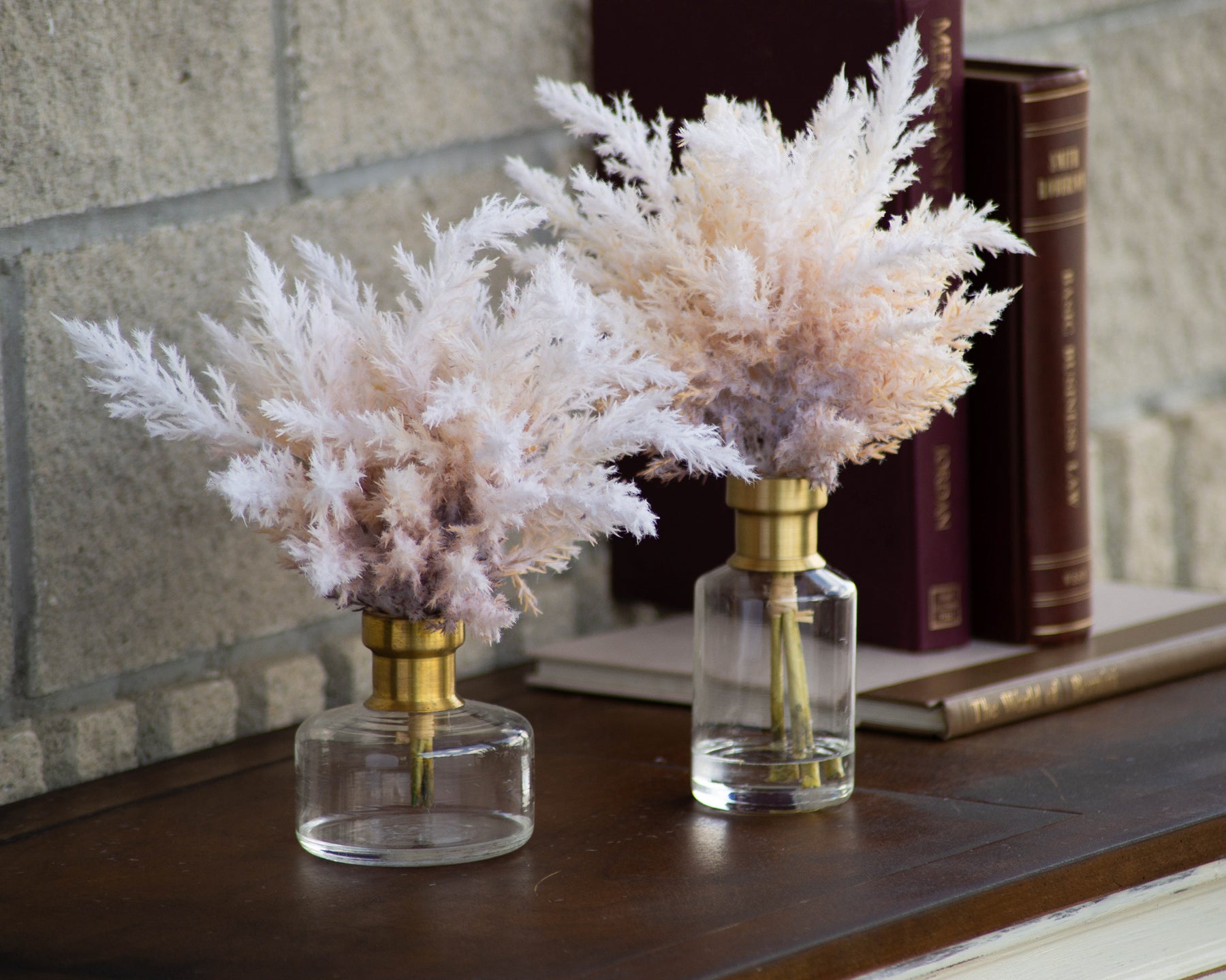 Ombre Pampas Grass Arrangement in Glass Bud Vase with Antiqued Gold Ri –  Darby Creek Trading